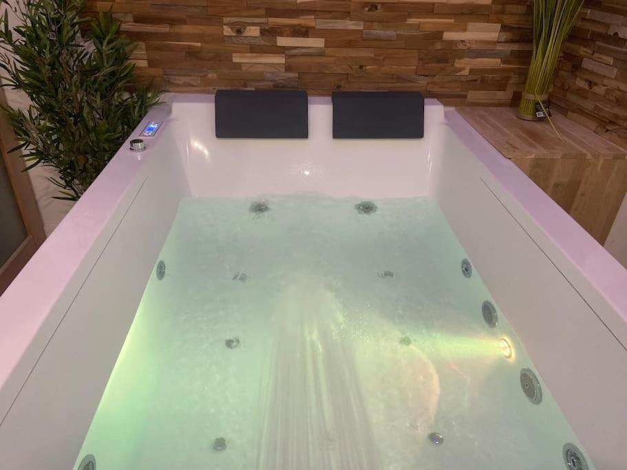 Lover Dose Spa Виерзон Екстериор снимка